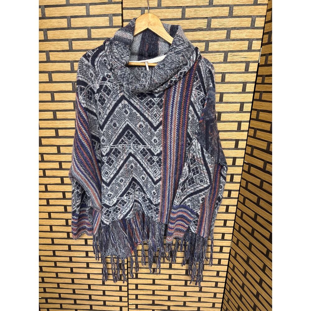 Free People Navy Aztec Cowl Neck‎ Sweater Size Small